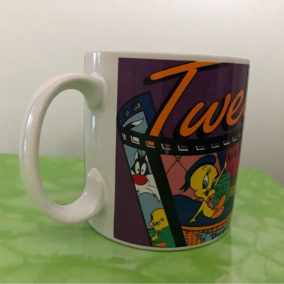 LOONEY TUNES TWEETY BIRD & SYLVESTER Ceramic Coffee Cup/Mug  **Vintage** - Picture 4 of 9